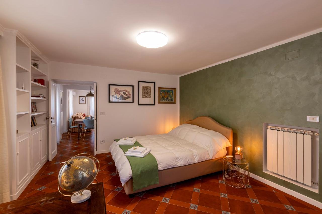 רומא Parlamento Luxury Apartment מראה חיצוני תמונה