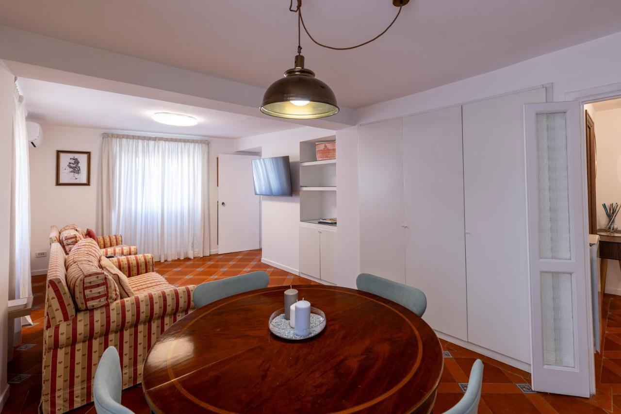 רומא Parlamento Luxury Apartment מראה חיצוני תמונה