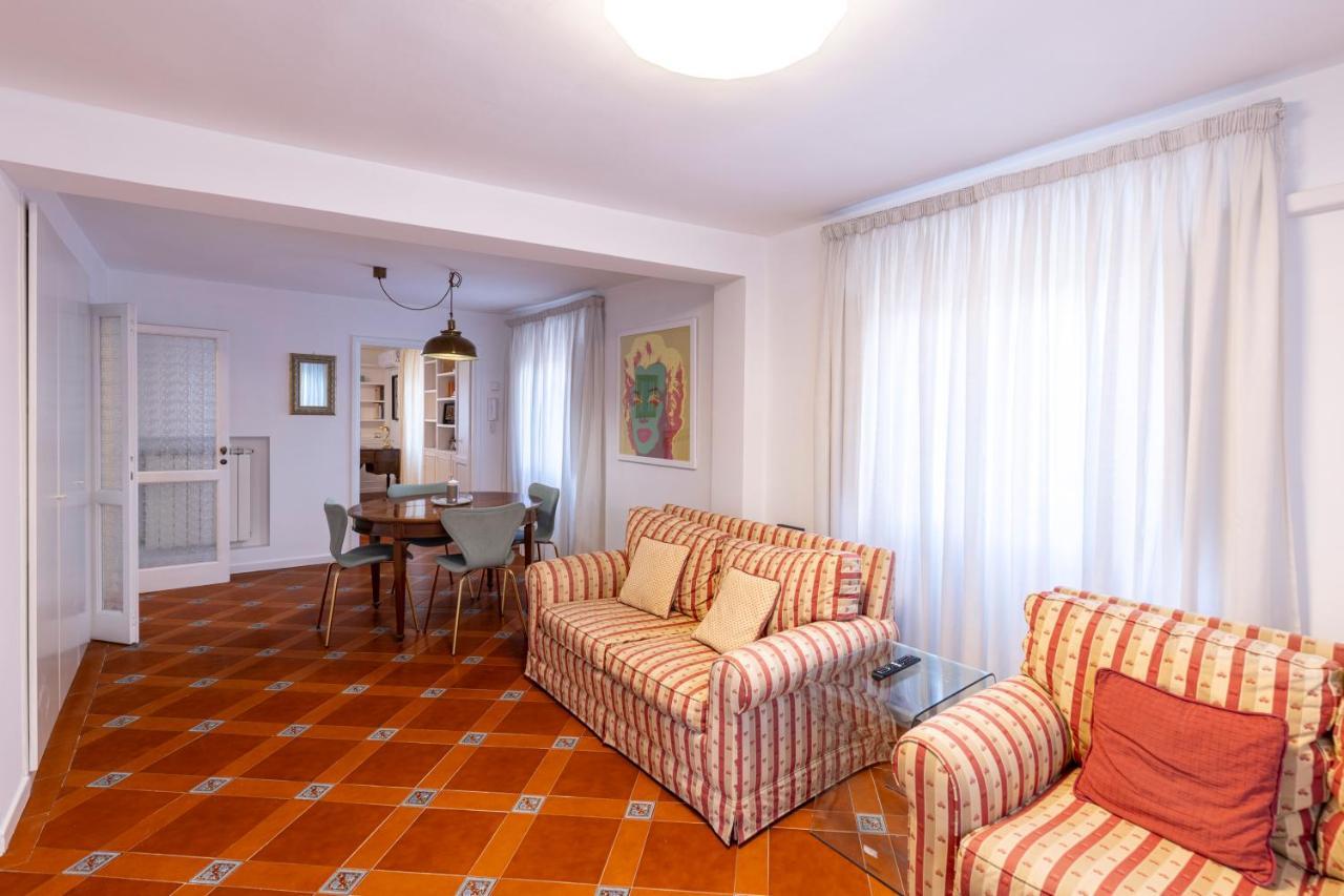 רומא Parlamento Luxury Apartment מראה חיצוני תמונה